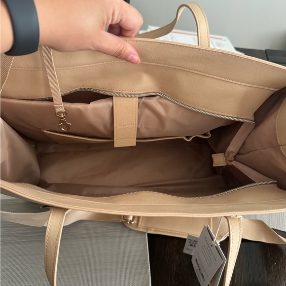 Beis Large Work Tote NWT - Picture 2 of 4